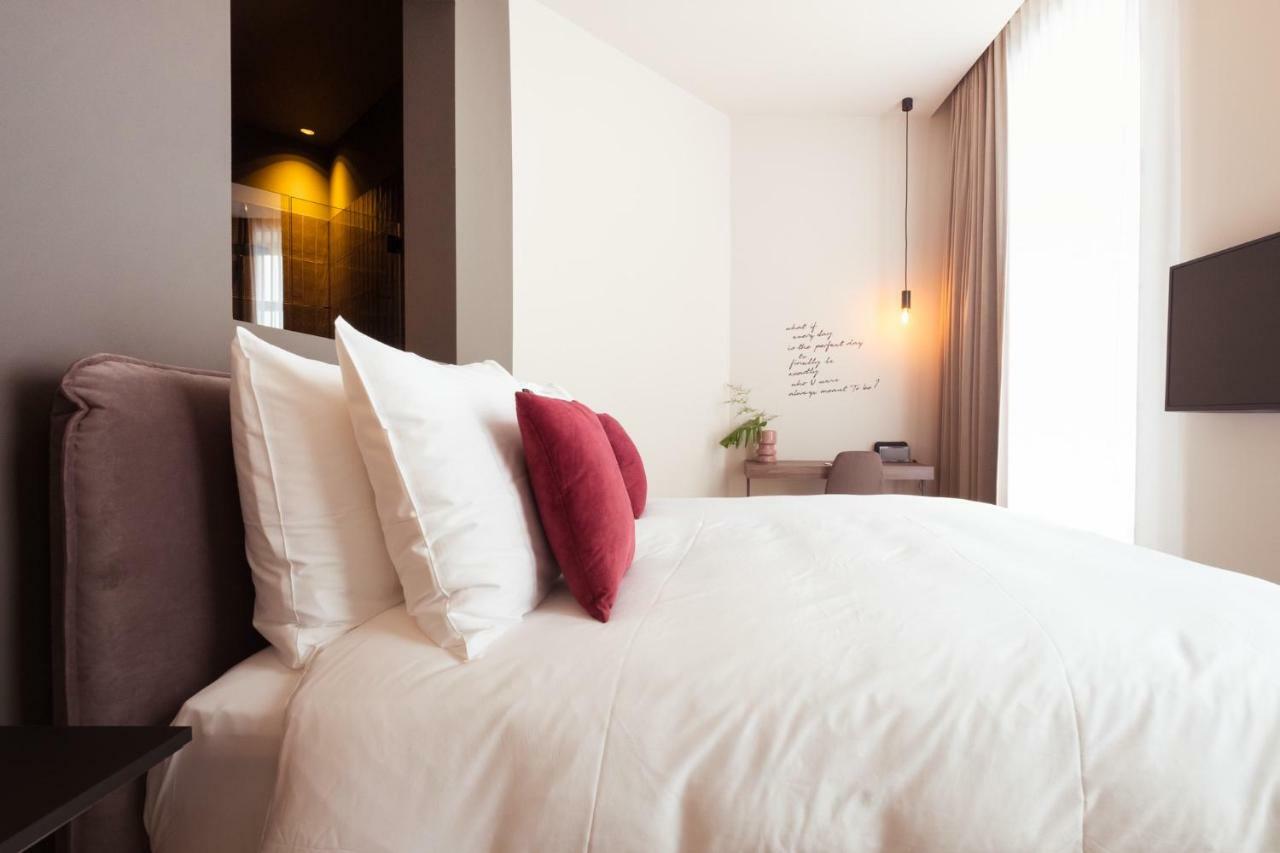 U Eat & Sleep Hotel